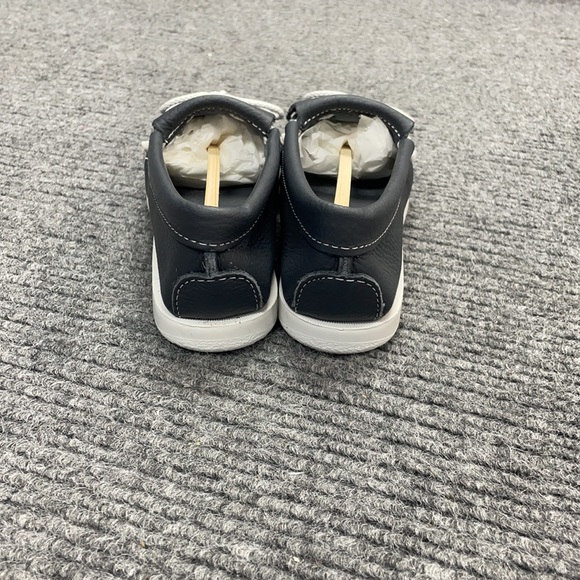 Minnetonka Kilty Unbeaded women’s shoes (2916) - Picture 3 of 7